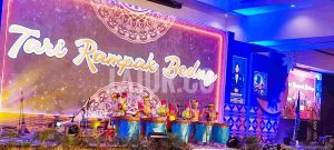 Tarian ini memeriahkan malam pelantikan pengurus DPW Garnita Malahayati NasDem Sultra periode 2021-20261.