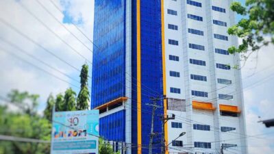 Tower Bank Sultra PT Bank Pembangunan Daerah Sulawesi Tenggara (Sultra) di Jl Malik Raya Nomor 14, Kelurahan Korumba, Kecamatan Mandonga, Kota Kendari, Provinsi Sultra.