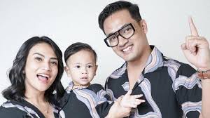 Potret Vanessa Angle dan keluarga. Foto : Int.